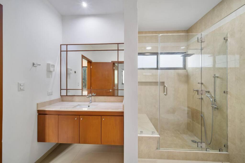 4br Family House With Pool