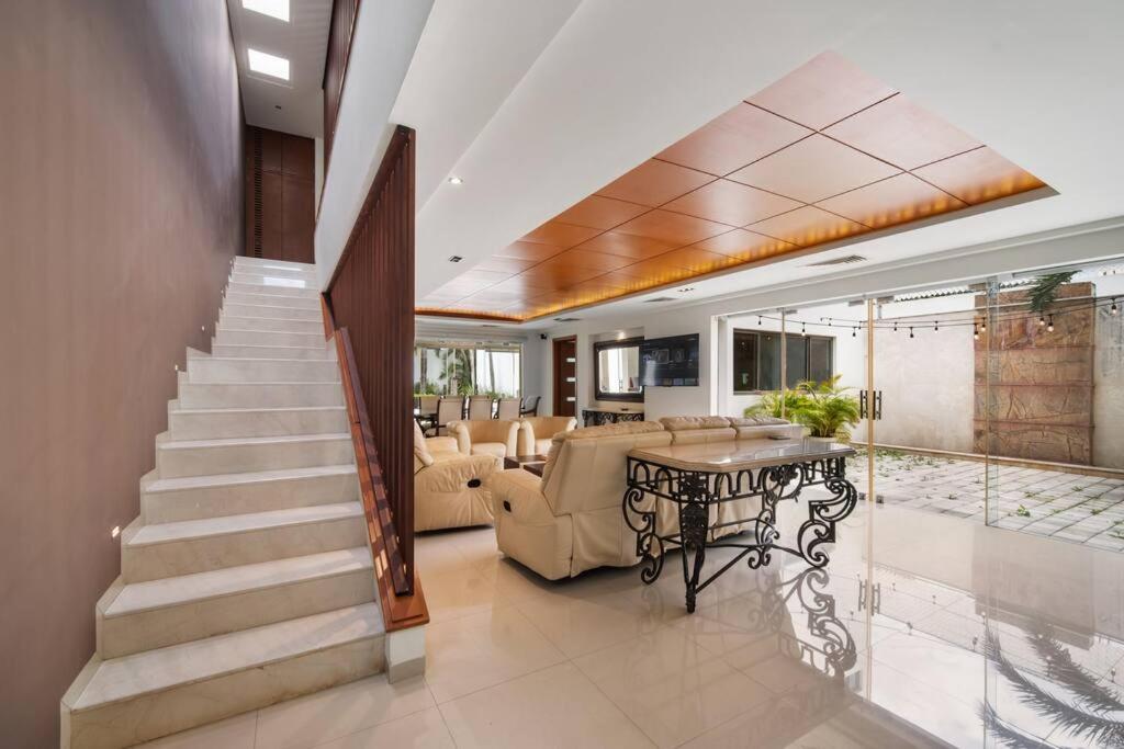 Holiday home 4br Family House With Pool *