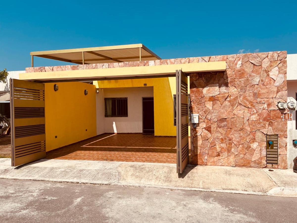 Bonita Casa Vacacional. Punto Medio Entre Ciudad Y Playa Merida