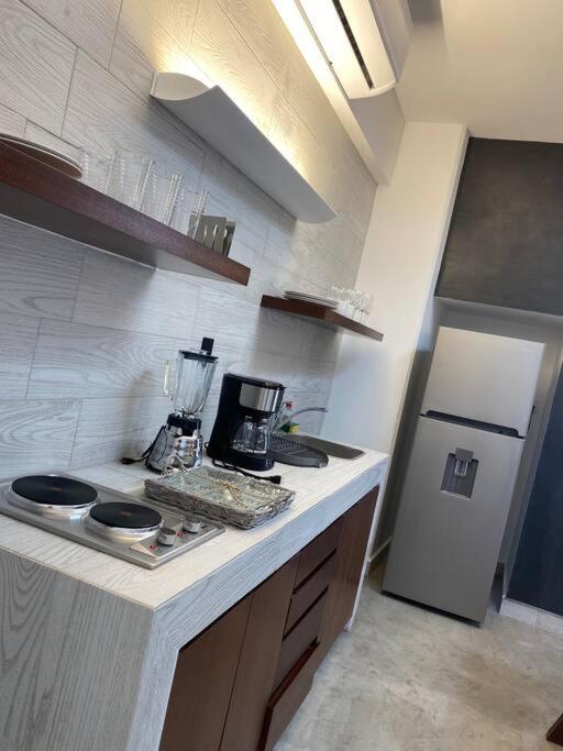 Grand Loft Mid 498 *