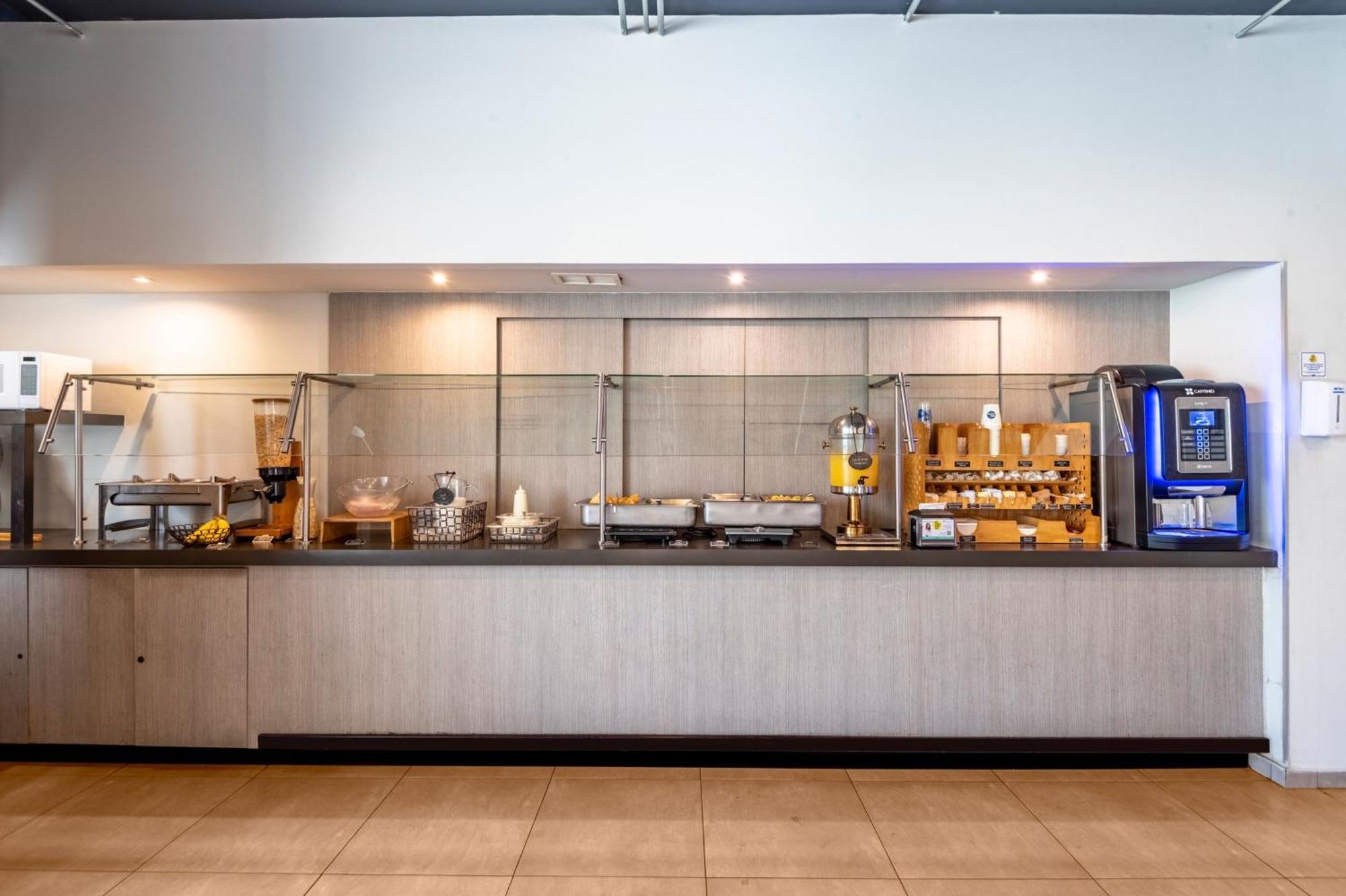 Hotel Express Junior Altabrisa