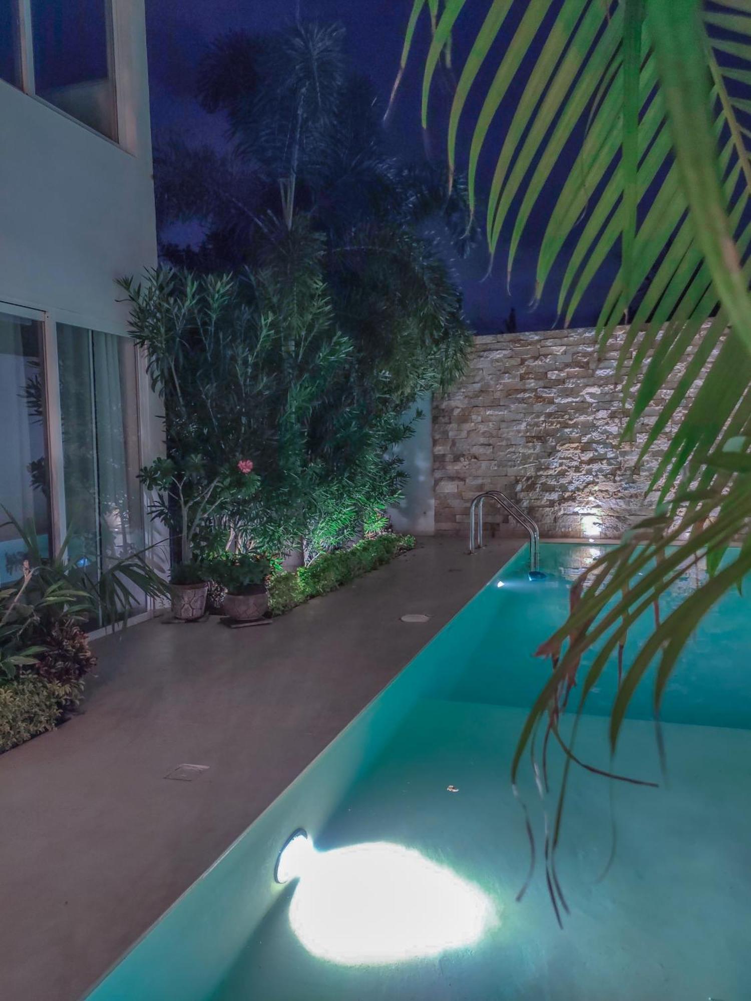 Villa Moderna Con Alberca, Gimnasio Y Cochera Mérida