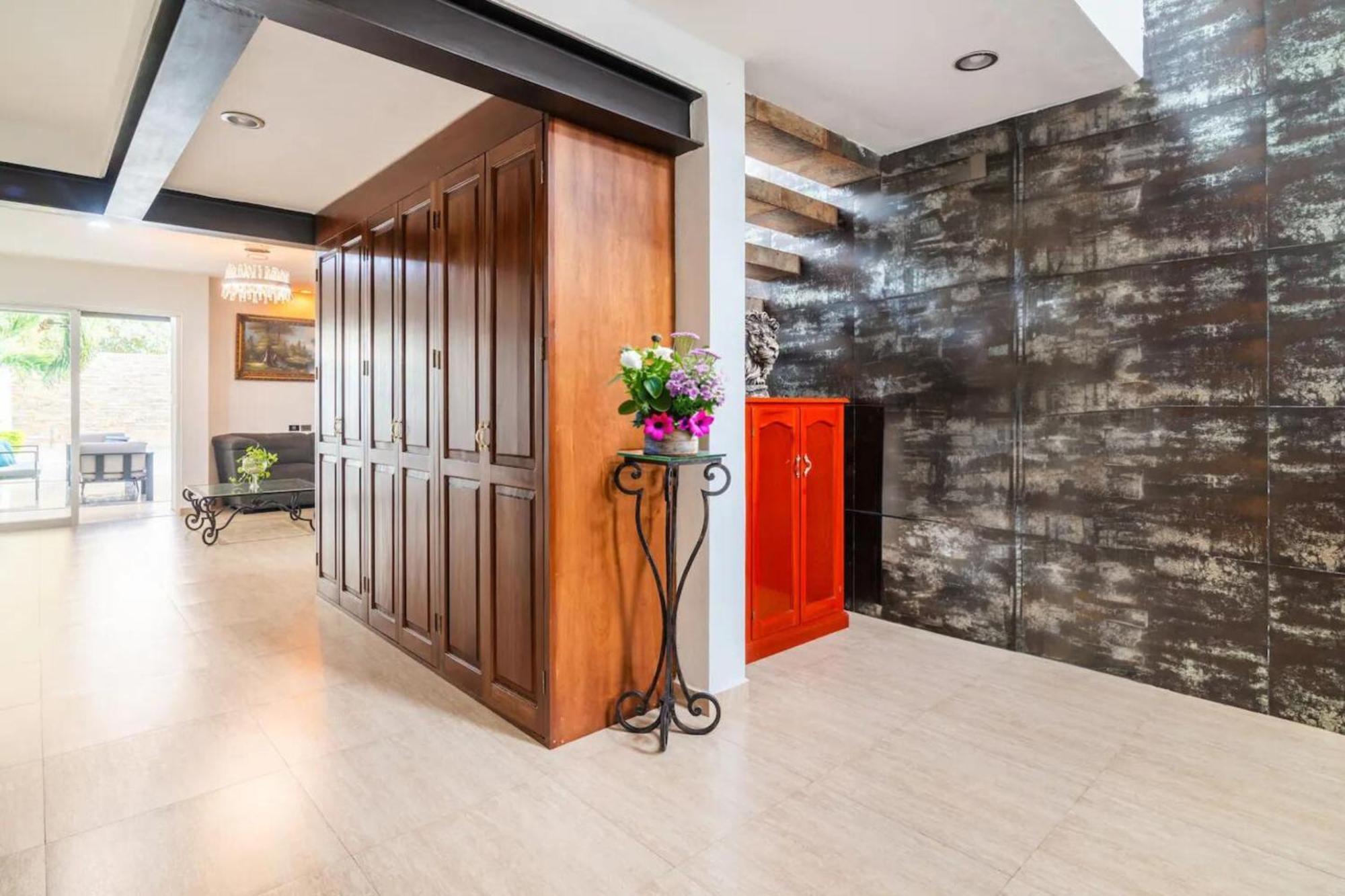 Moderna Con Alberca, Gimnasio Y Cochera Villa Mérida