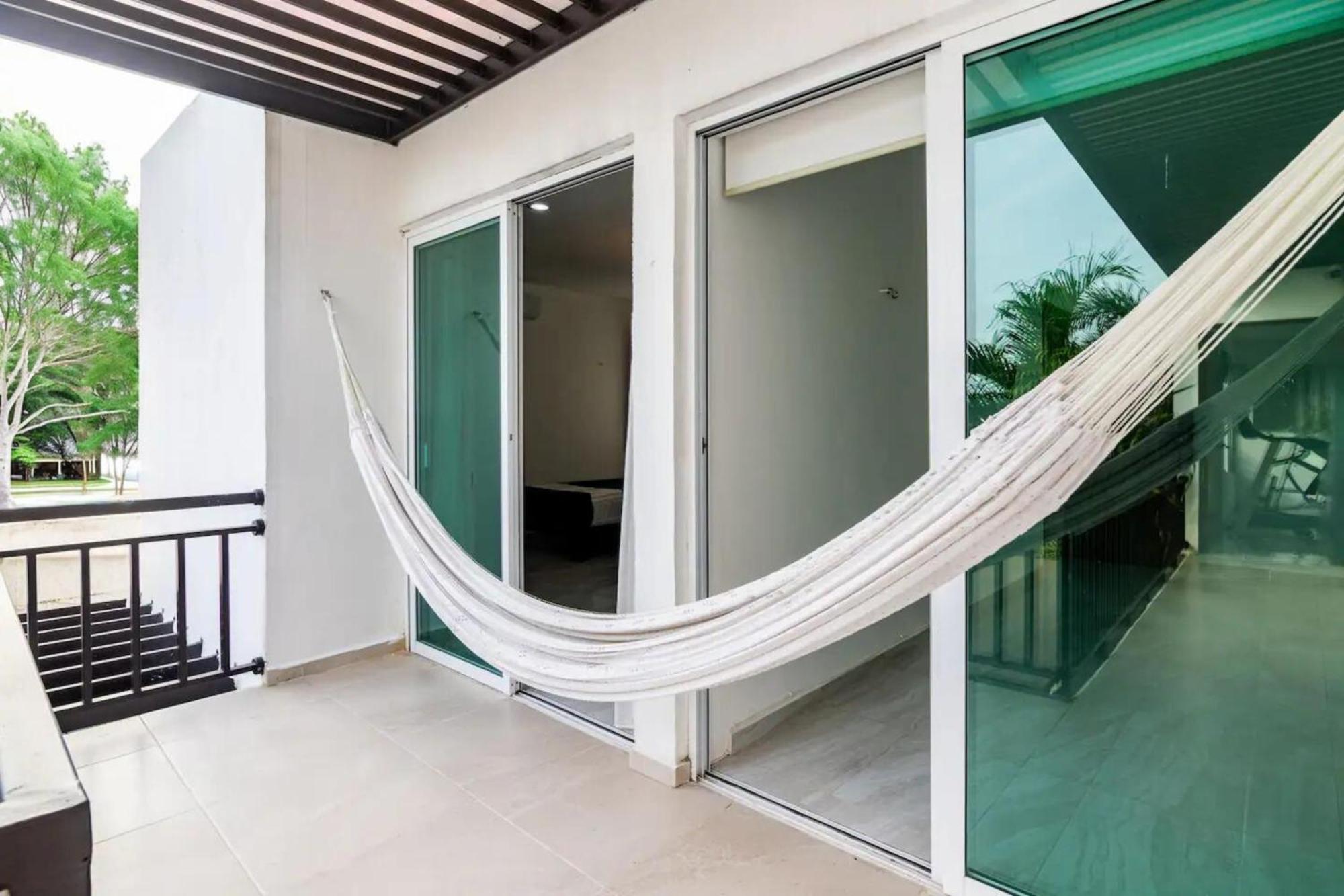 Villa Moderna Con Alberca, Gimnasio Y Cochera Mérida