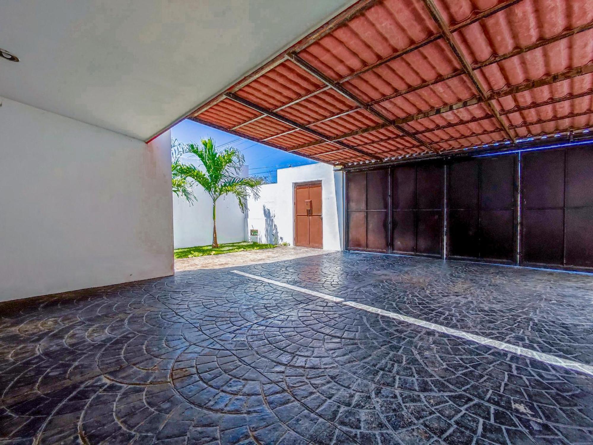 Moderna Con Alberca, Gimnasio Y Cochera Villa *