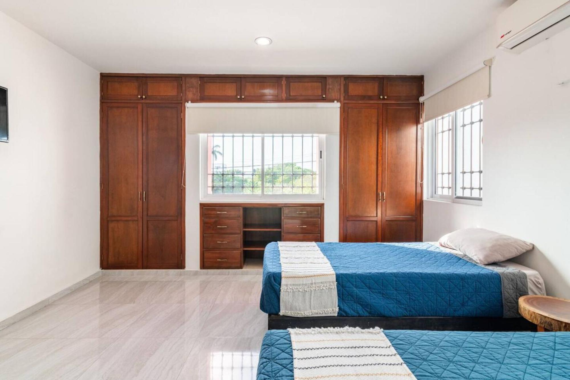 Villa Moderna Con Alberca, Gimnasio Y Cochera Mérida