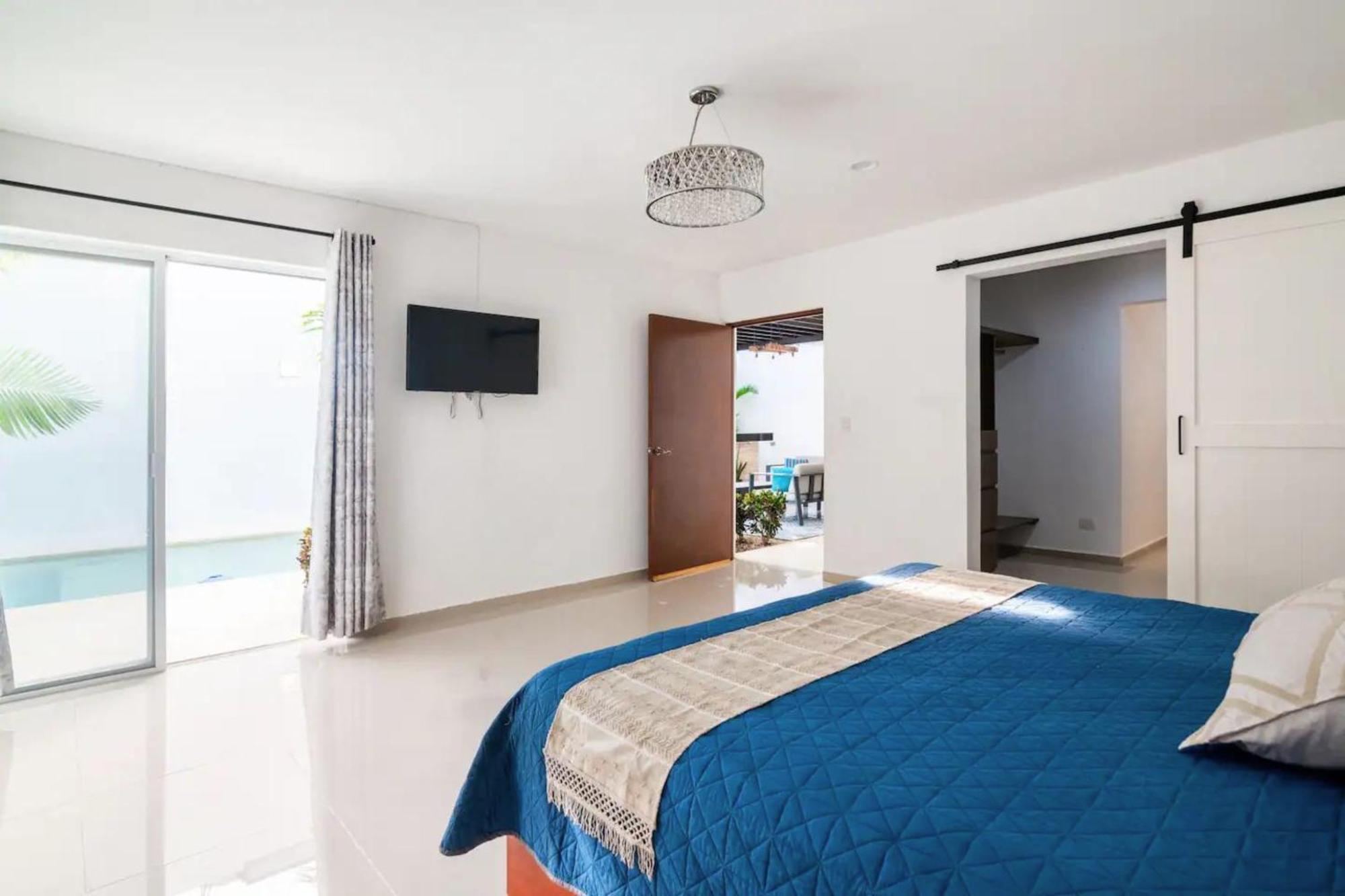 Villa Moderna Con Alberca, Gimnasio Y Cochera *