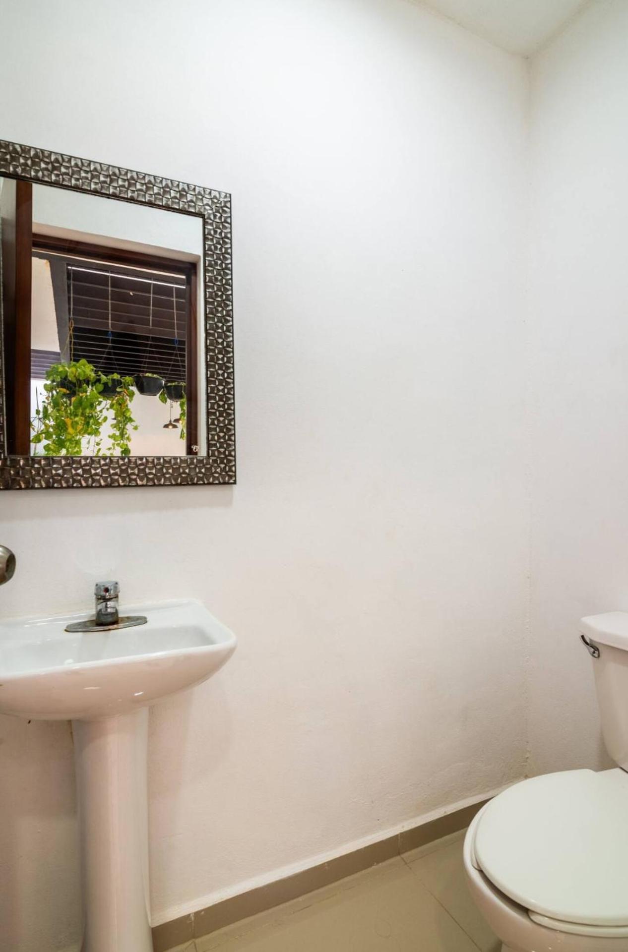 Moderna Con Alberca, Gimnasio Y Cochera Villa