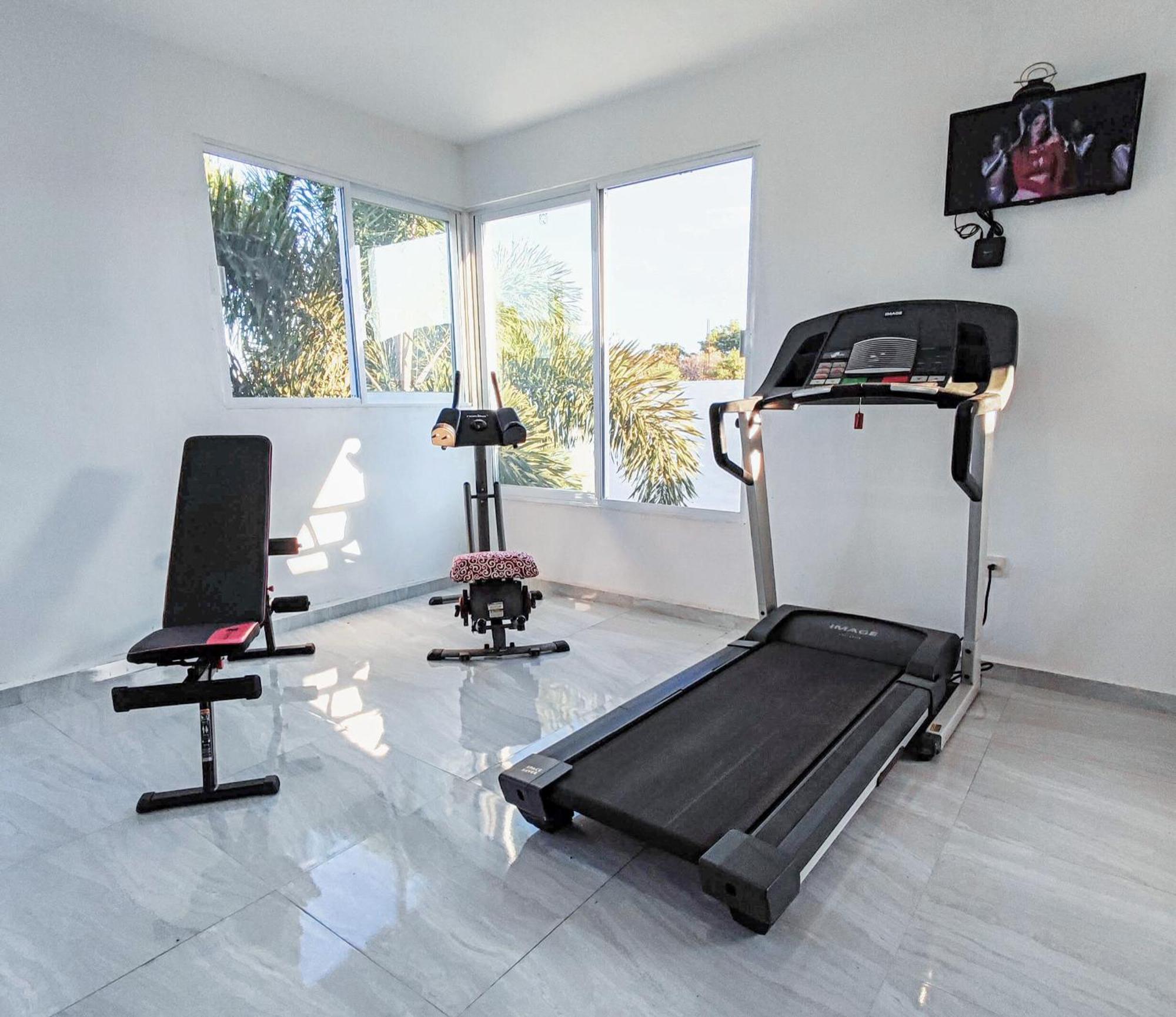 Moderna Con Alberca, Gimnasio Y Cochera *