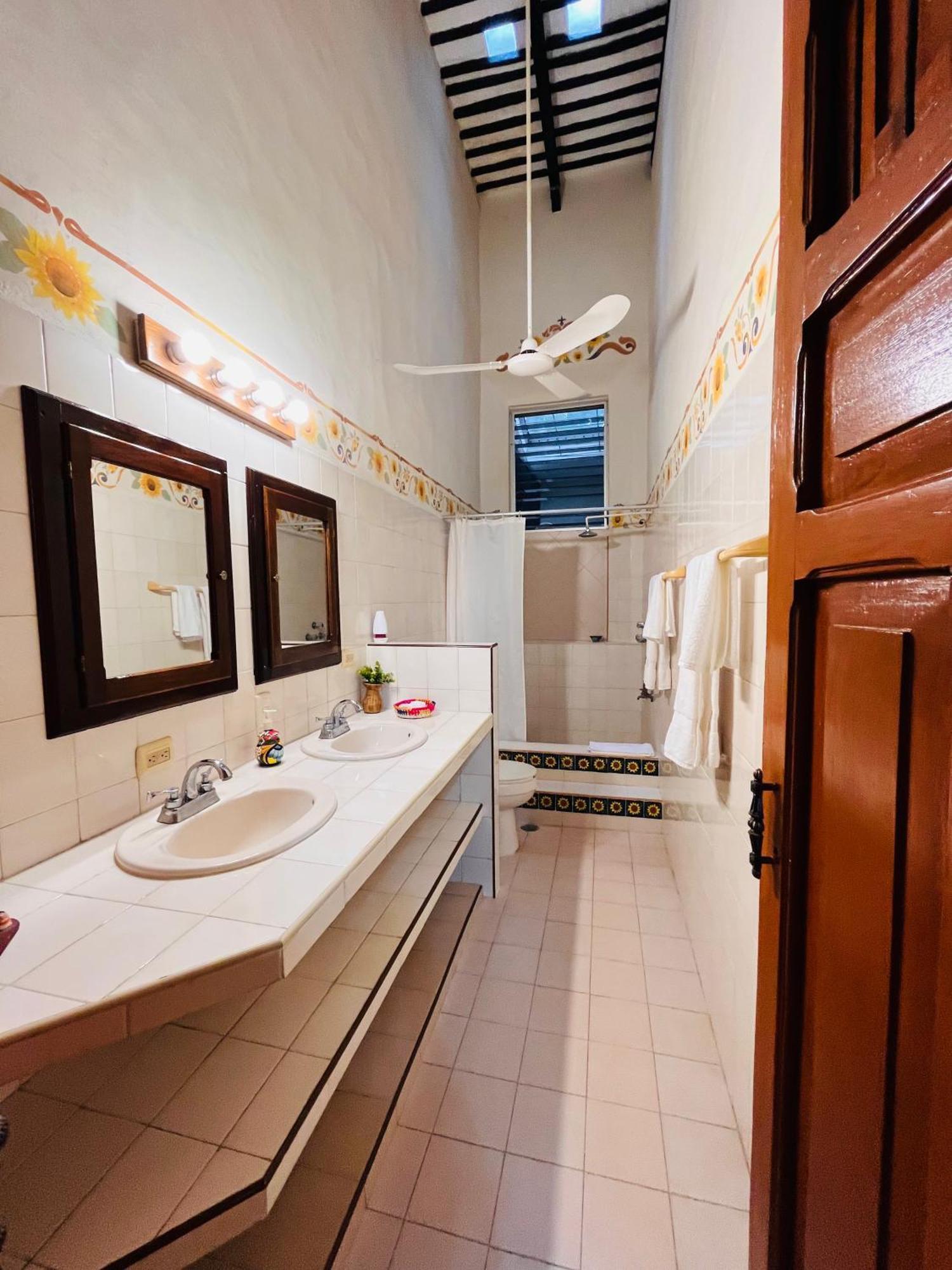 Casa Tres Colibries