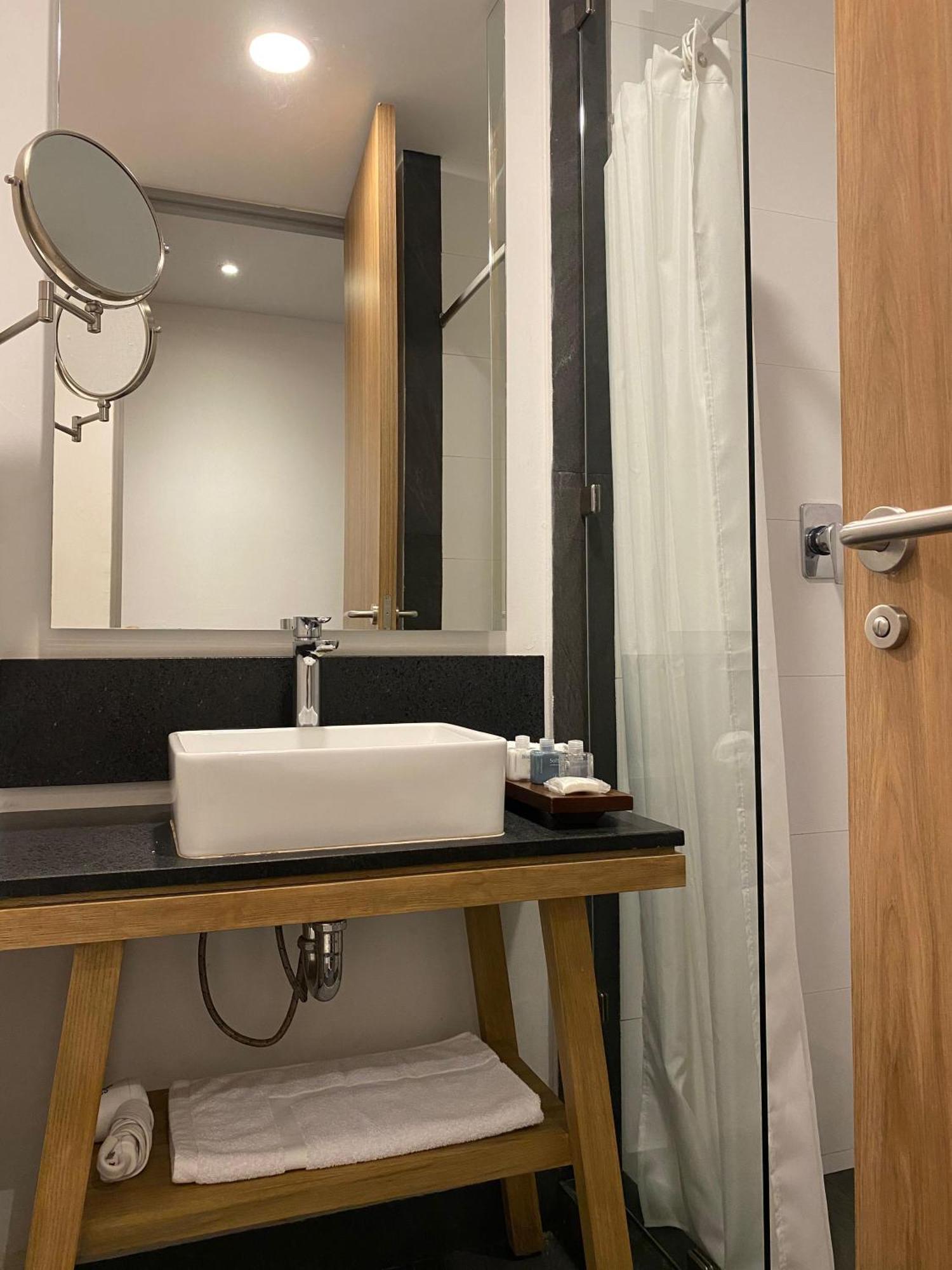 B's Hotel