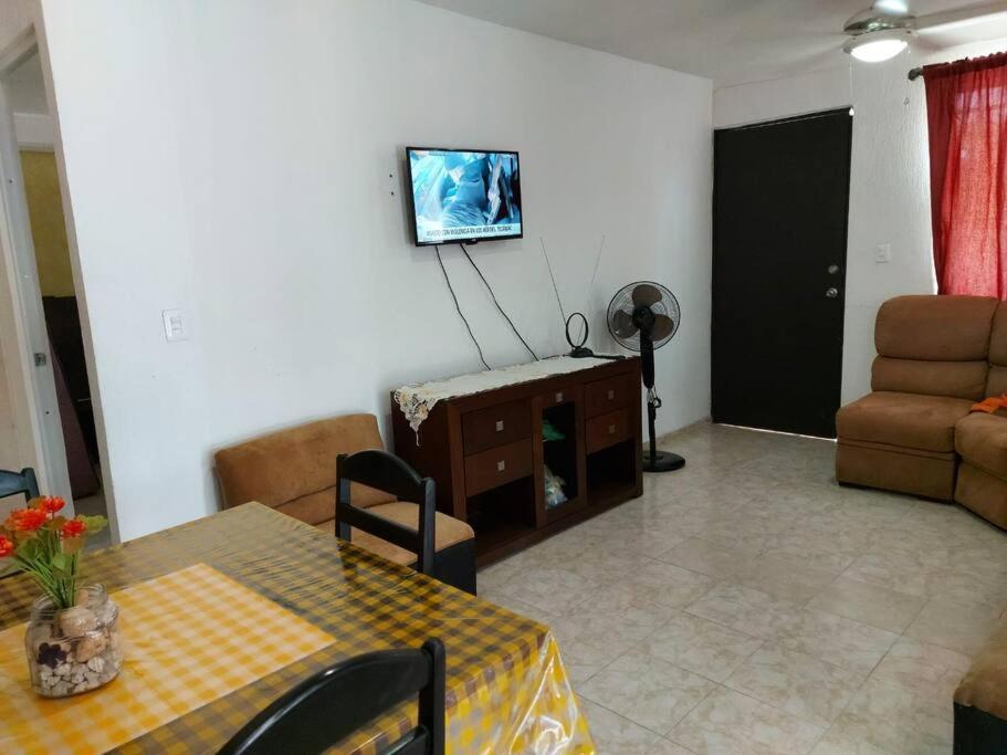 Rincon Maya, Hasta 16 Personas