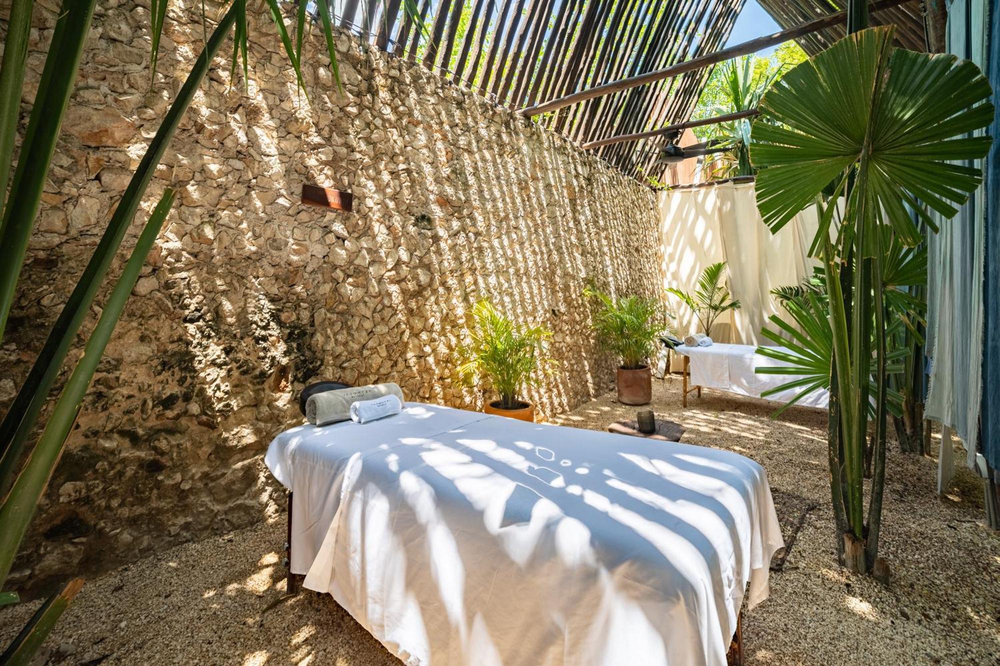 Japoneza Retreat - Centro Hotel