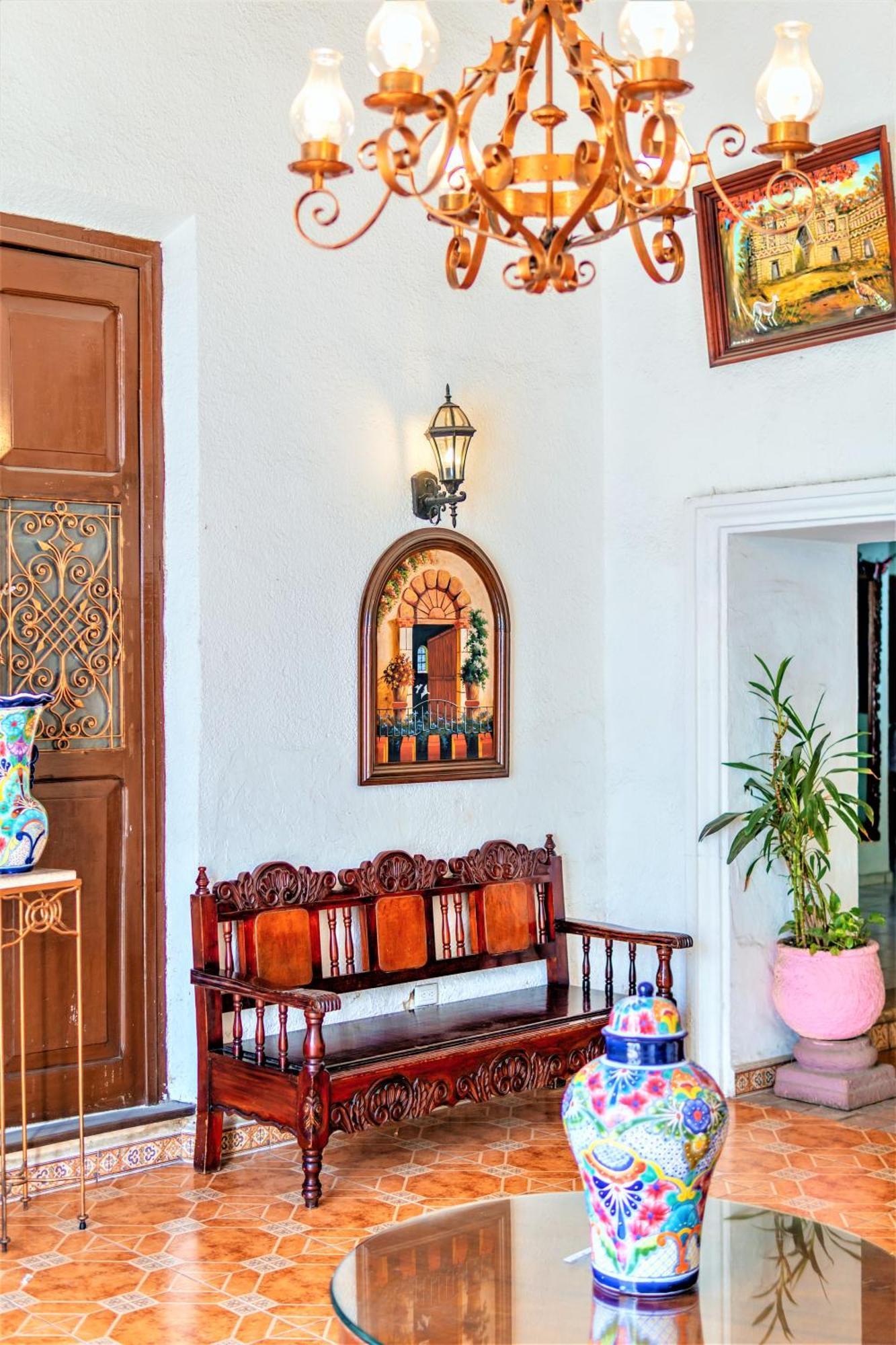 Santa Lucía Hotel