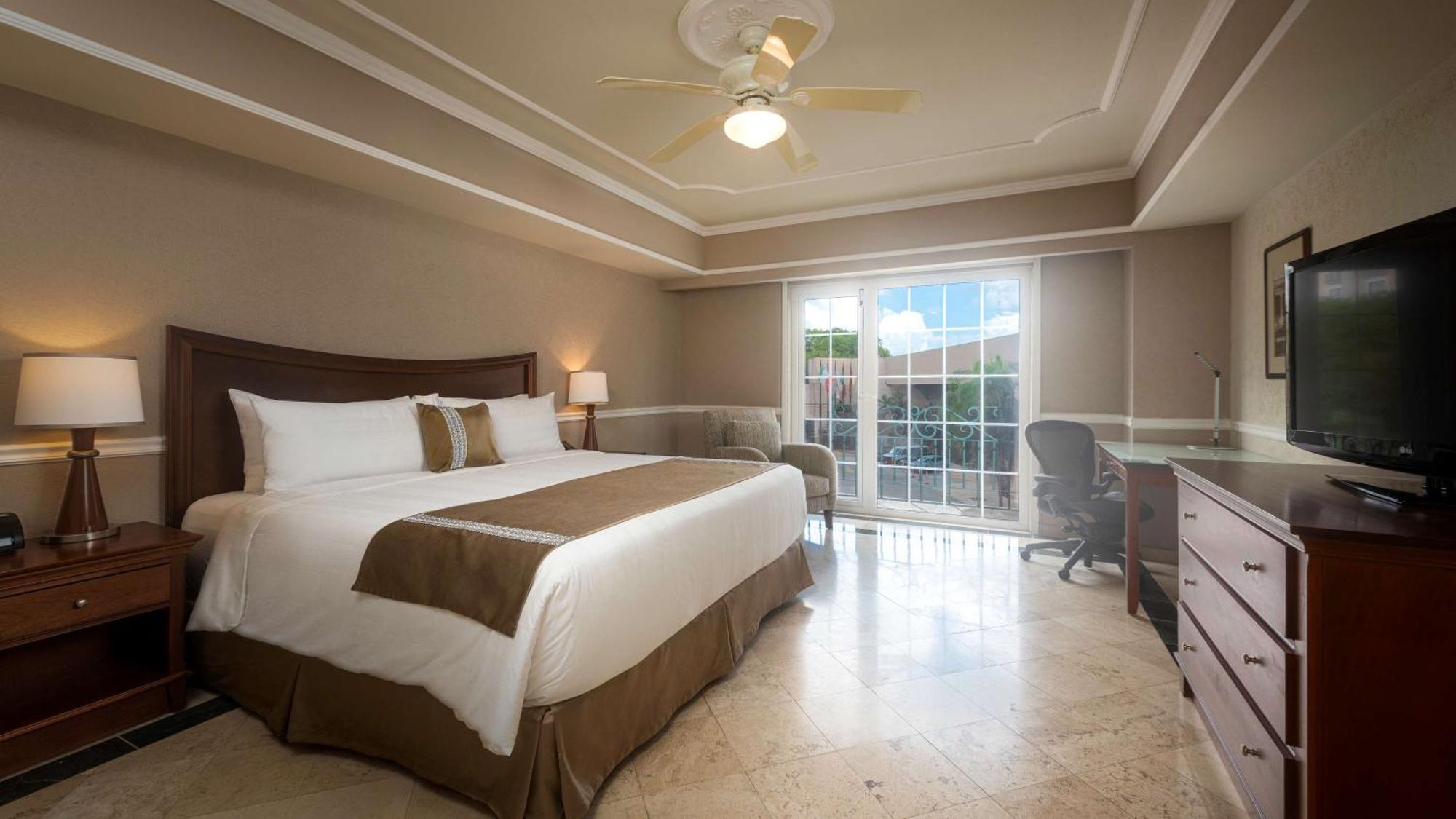 Hotel Mercedes Curio Collection By Hilton Mérida