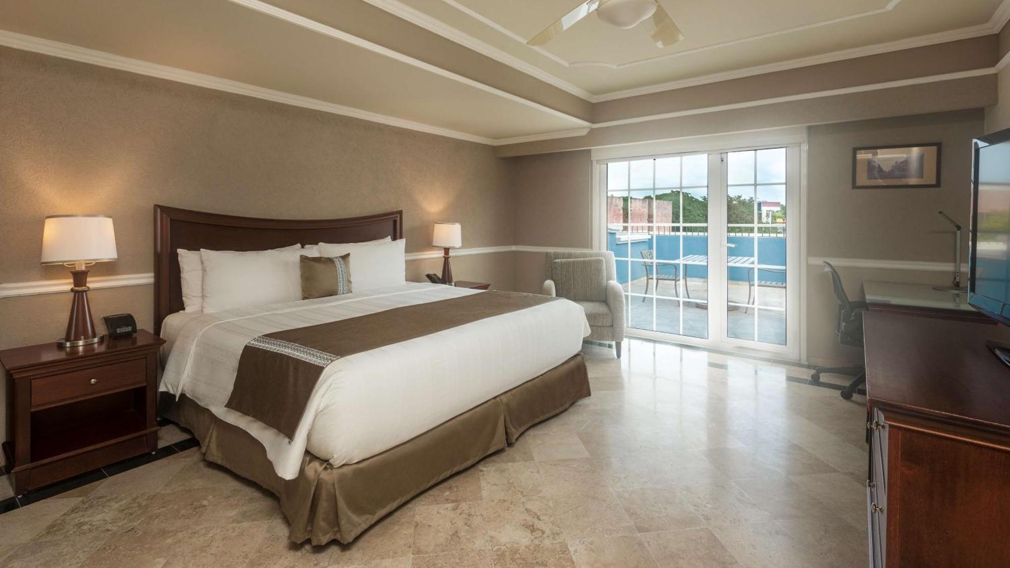 Hotel Mercedes Curio Collection By Hilton
