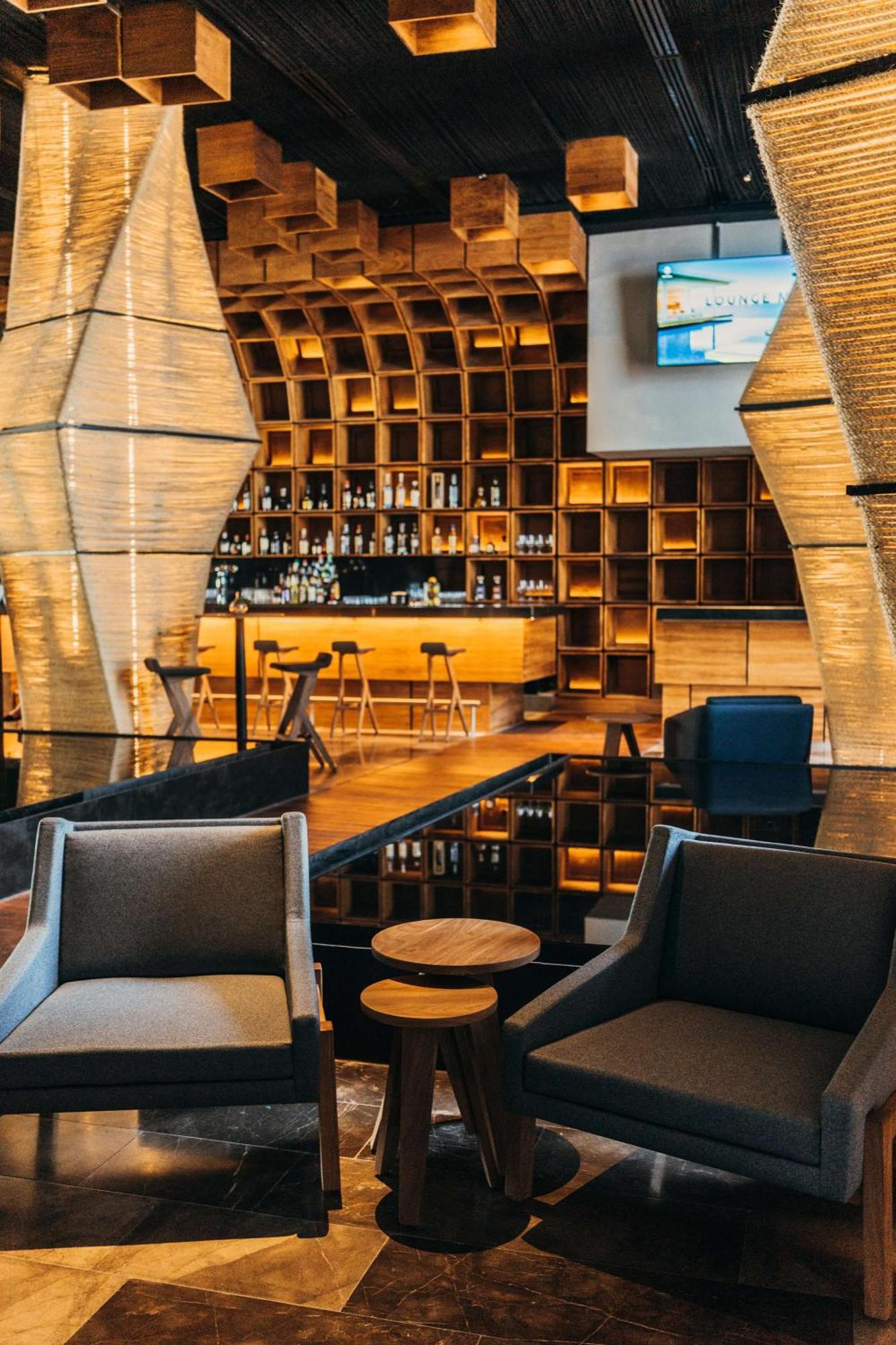 Mercedes Curio Collection By Hilton Hotel 4*