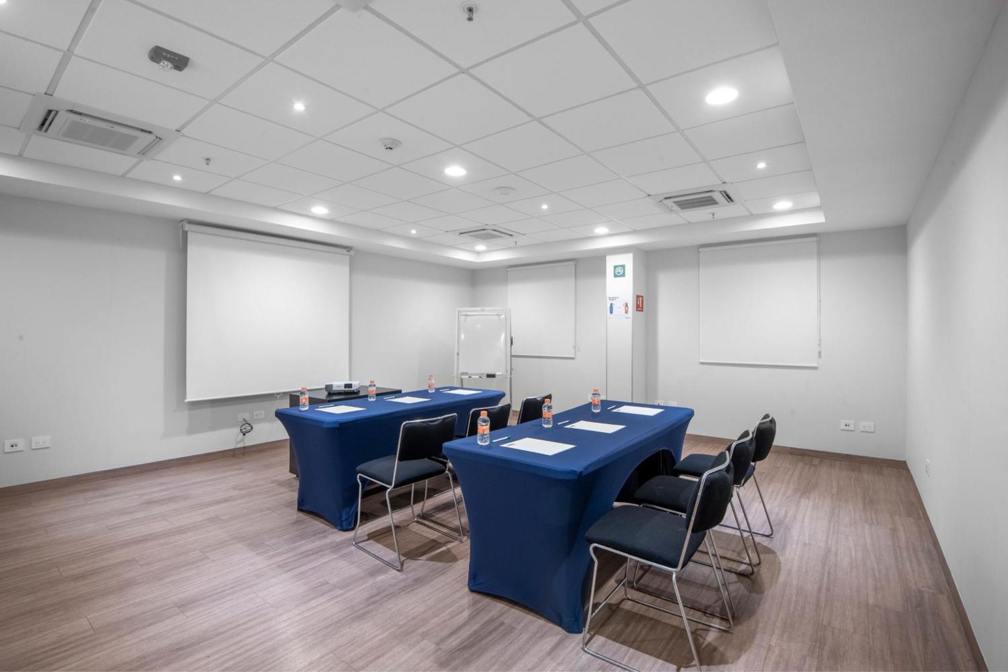 Express Junior By Marriott Altabrisa 3*
