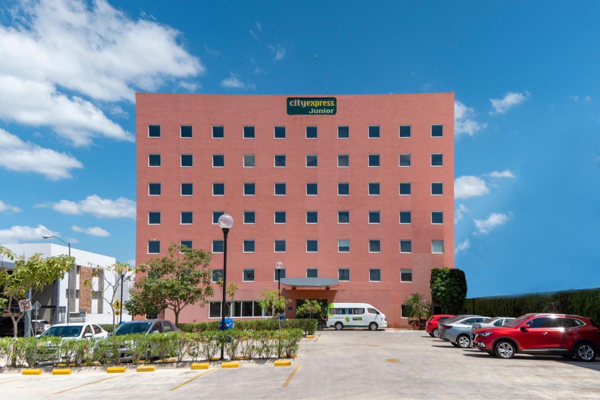 Hotel Express Junior Altabrisa