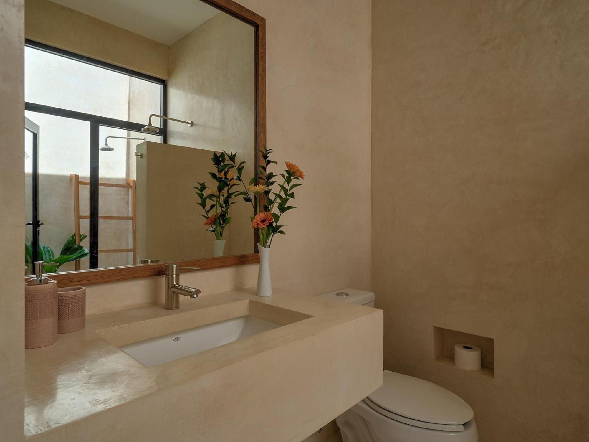 Casa Gardenia, By Lobby Pm *