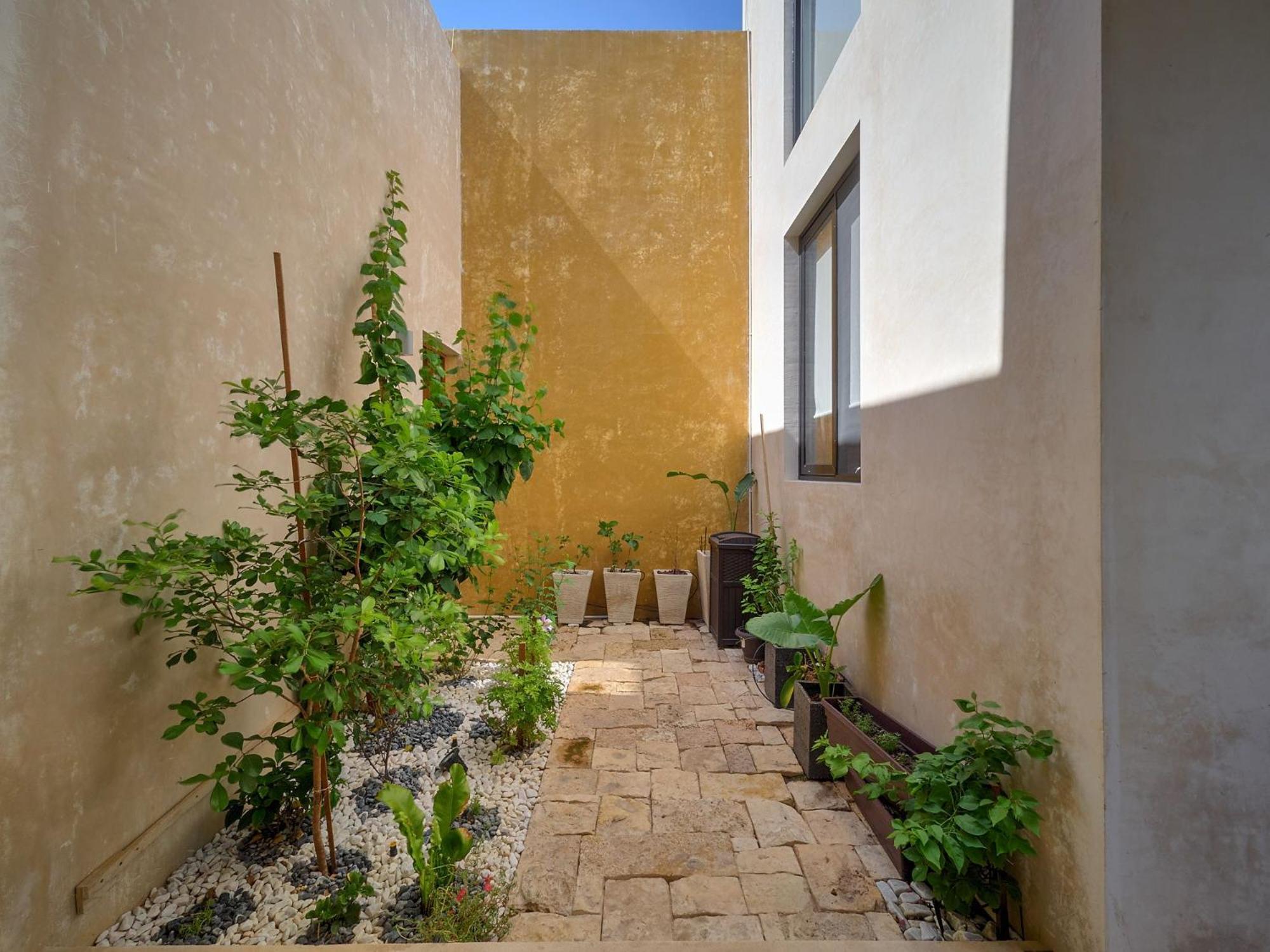 Casa Gardenia, By Lobby Pm