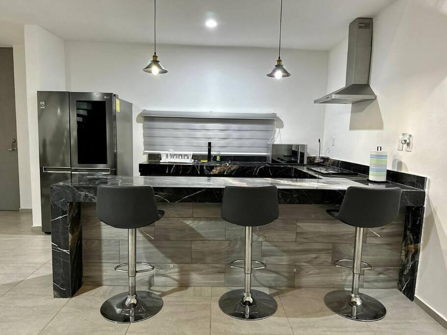 Apartamento Espaciosa De 2 Recamaras Con Alberca Cerca De Plazas Y Hospitales Mérida