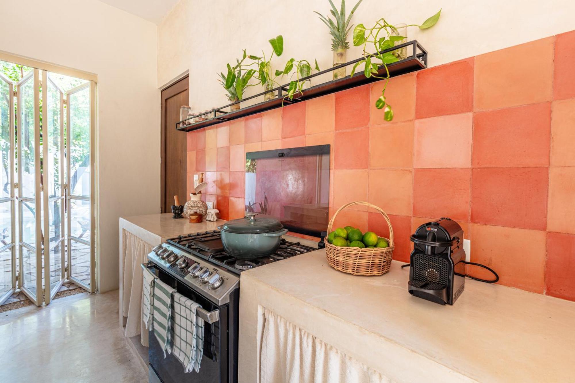 Casa Tuch. Independientes De Diseno. Retiro De Lujo, Oasis De Paz.
