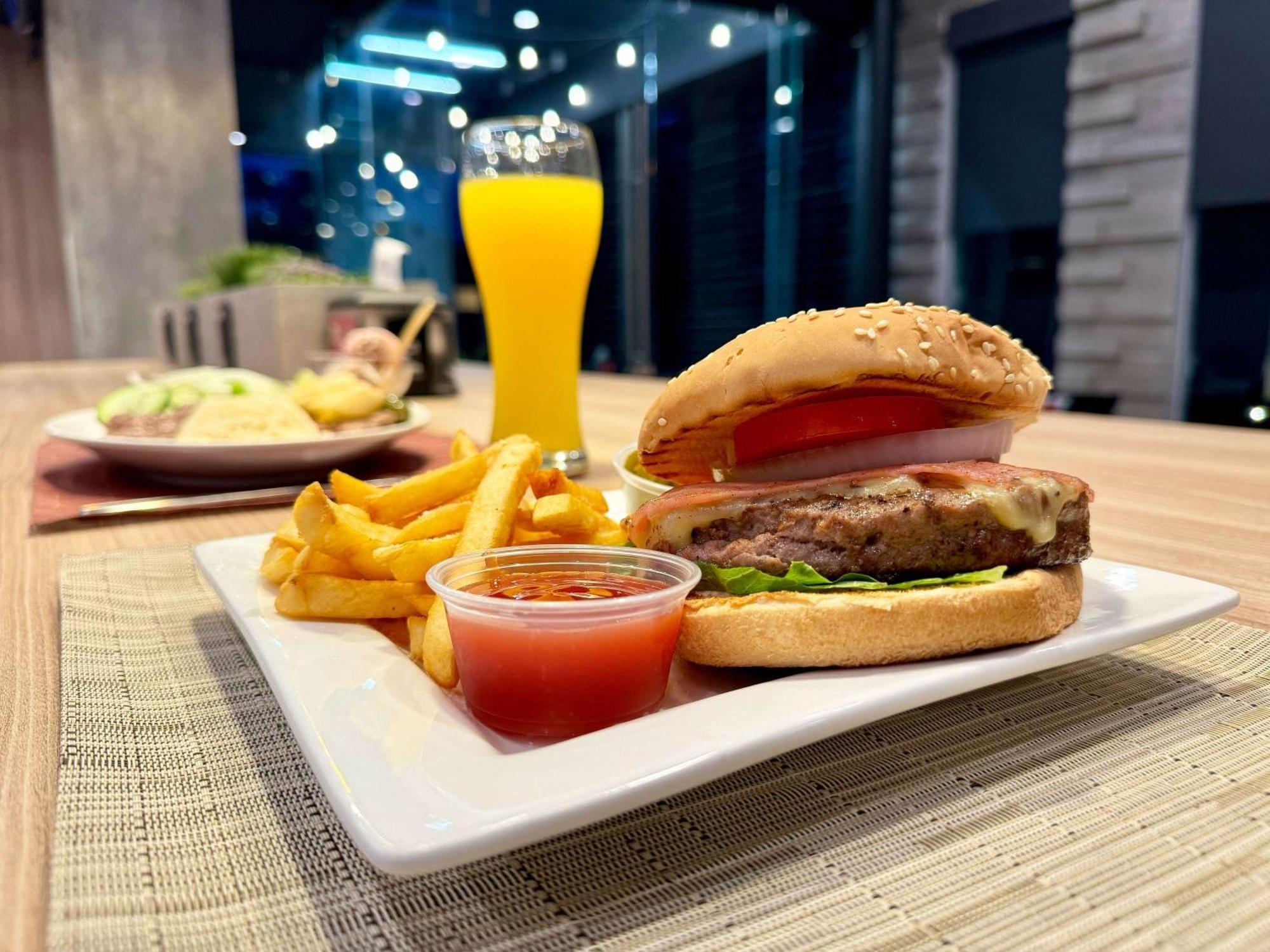 Ibis Hotel 3*