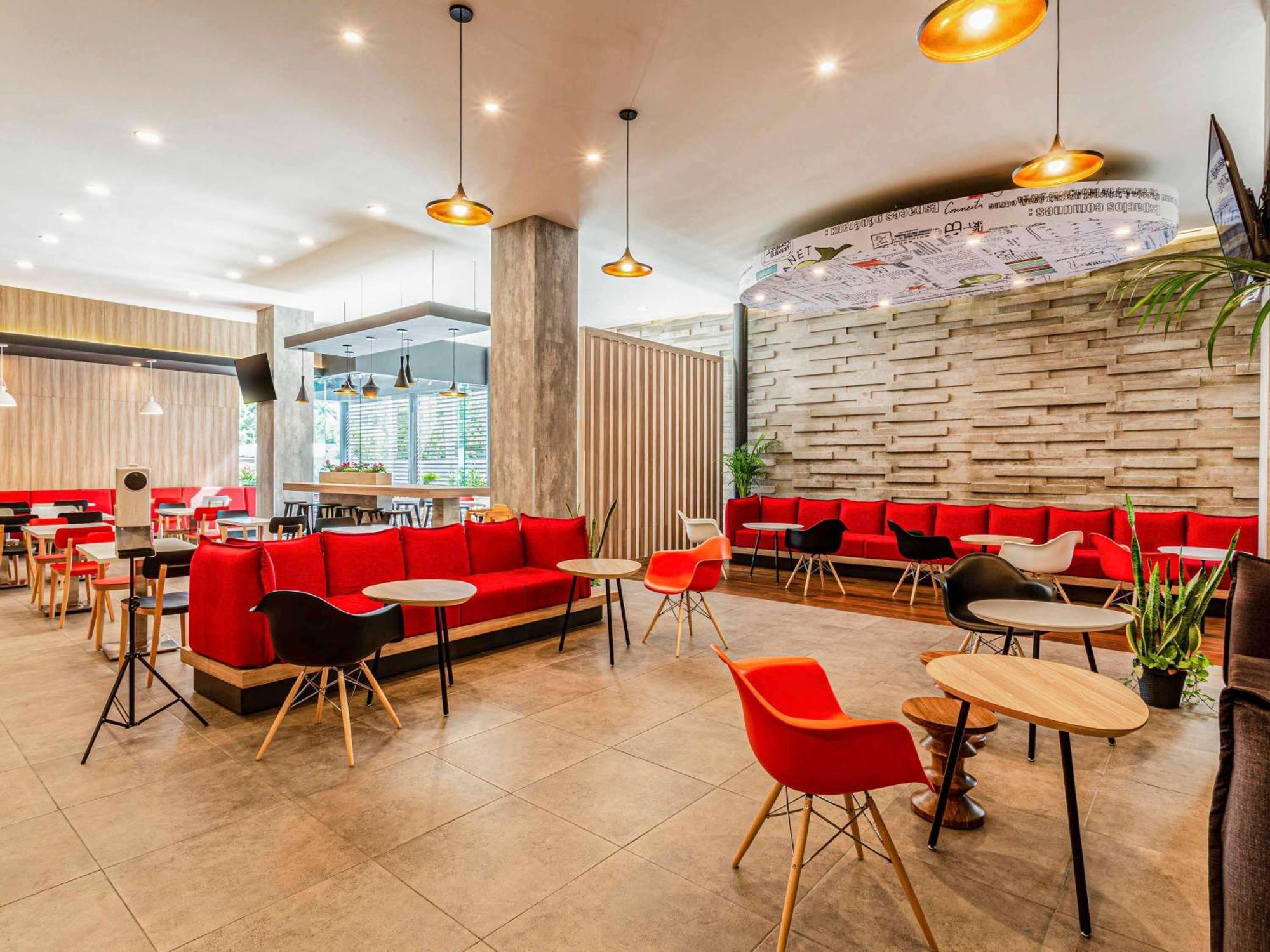 Ibis 3*