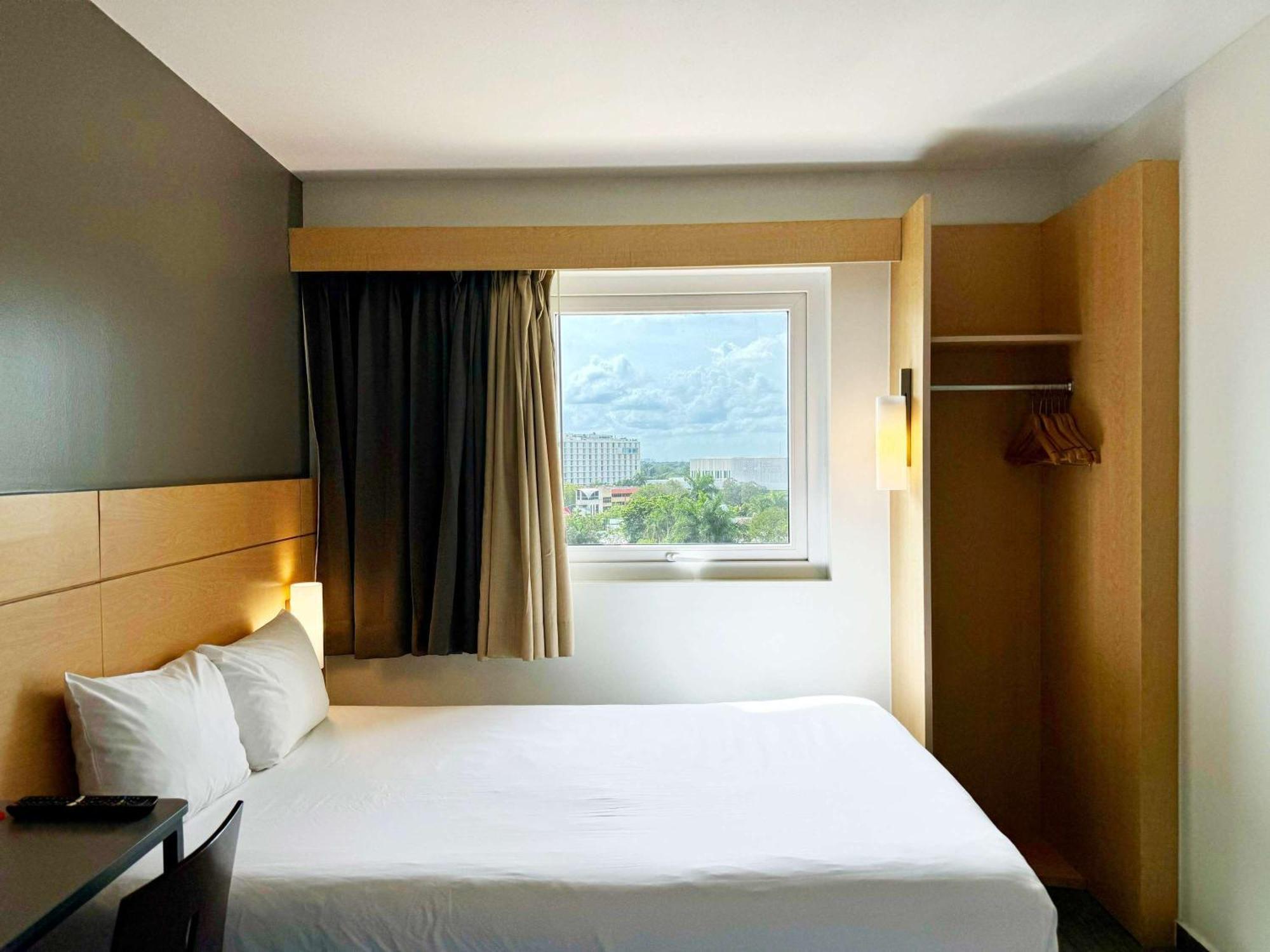 Ibis 3*