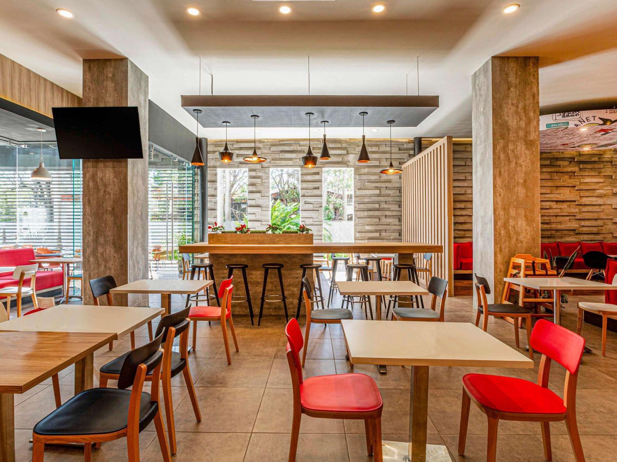 Ibis Hotel 3*