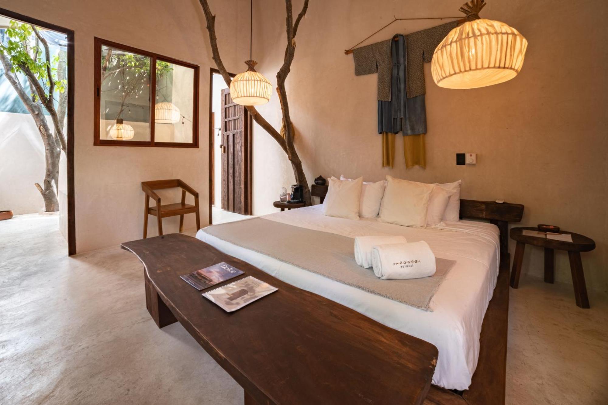 Japoneza Retreat - Centro Hotel *