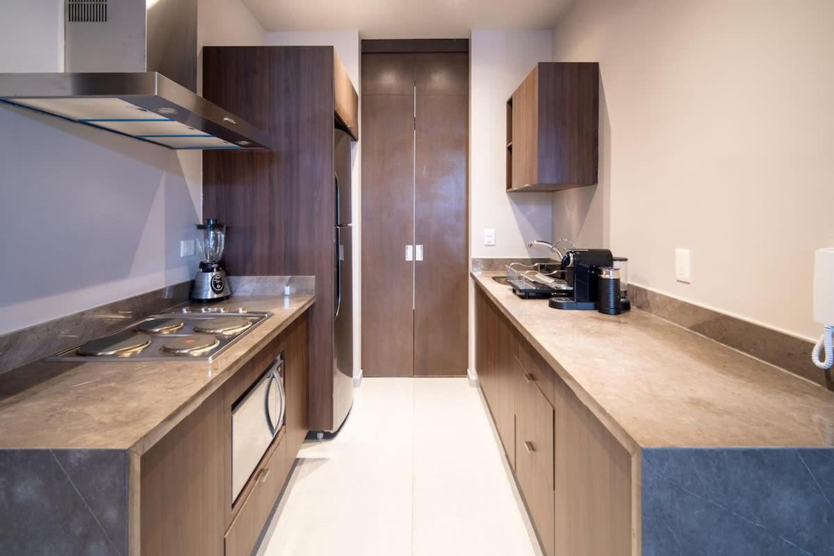 Peninsula 2 Bedroom Designer & 200 Mb Fast Wifi New Listing! Apartamento Mérida