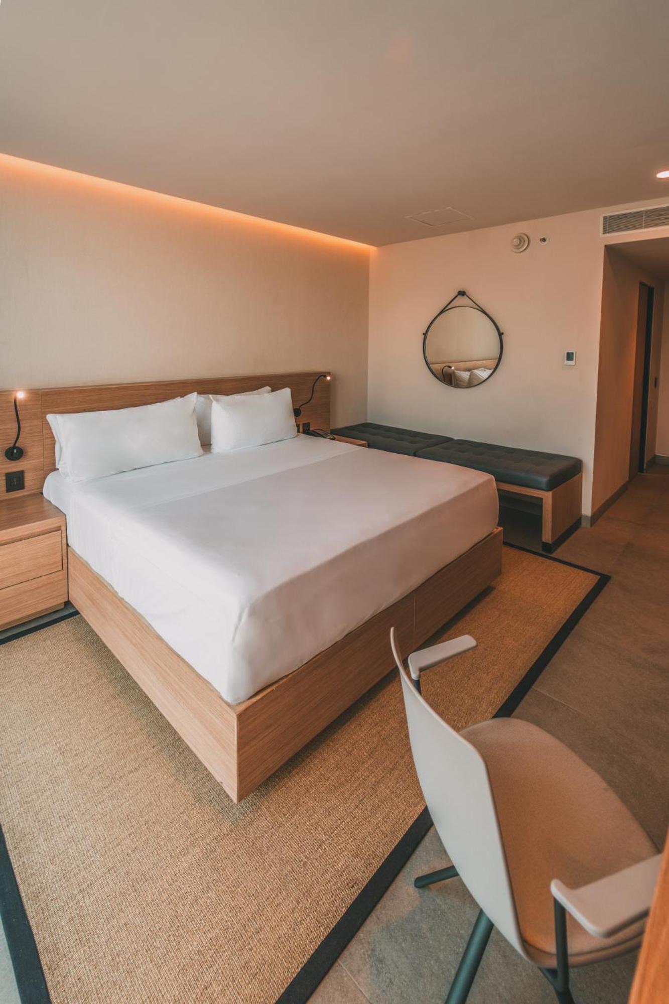 Hotel Ioh Mid Center 4*