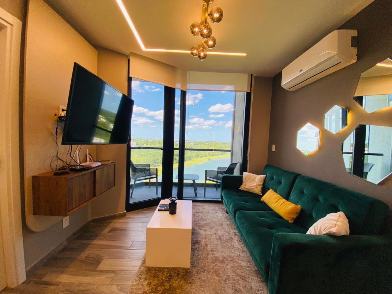 Skyline Esmeralda Apartment