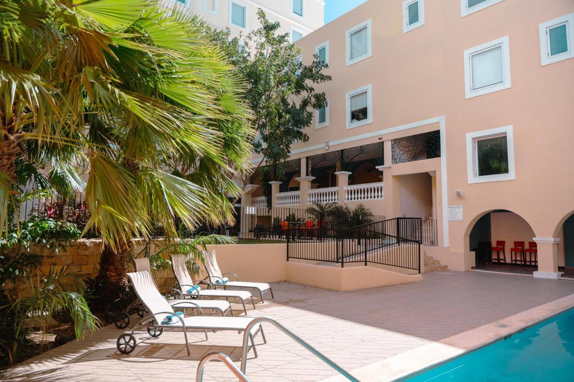Express Centro By Ihg Hotel 4*