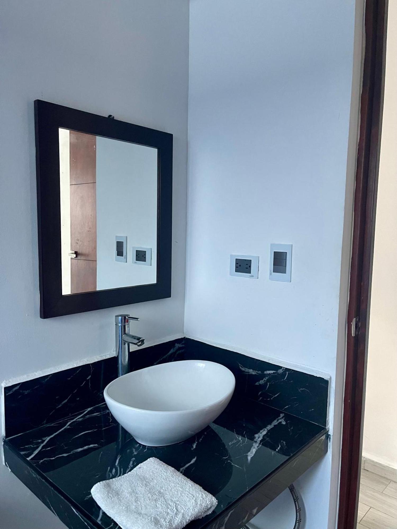 Excelente Departamento En Planta Baja Colonia Altabrisa Apartamento *