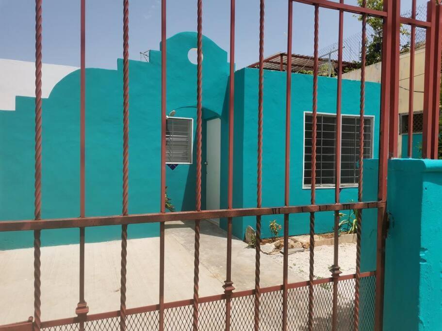 Casa Turquesa Enfrente De Parque * Mérida