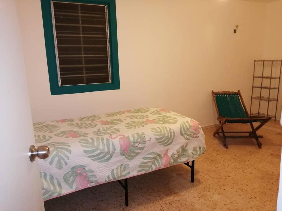 Casa Turquesa Enfrente De Parque Сasa de vacaciones *