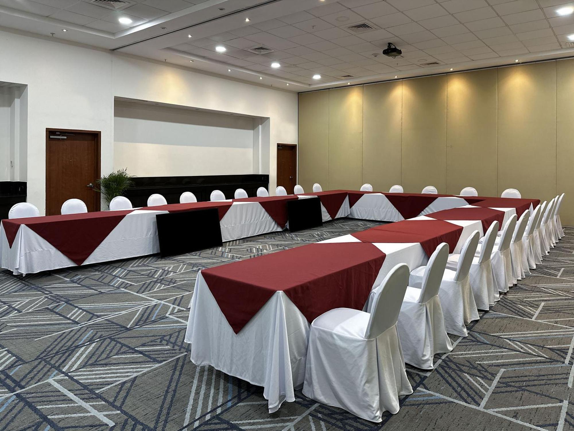 Express Mérida, An Ihg Hotel 4*