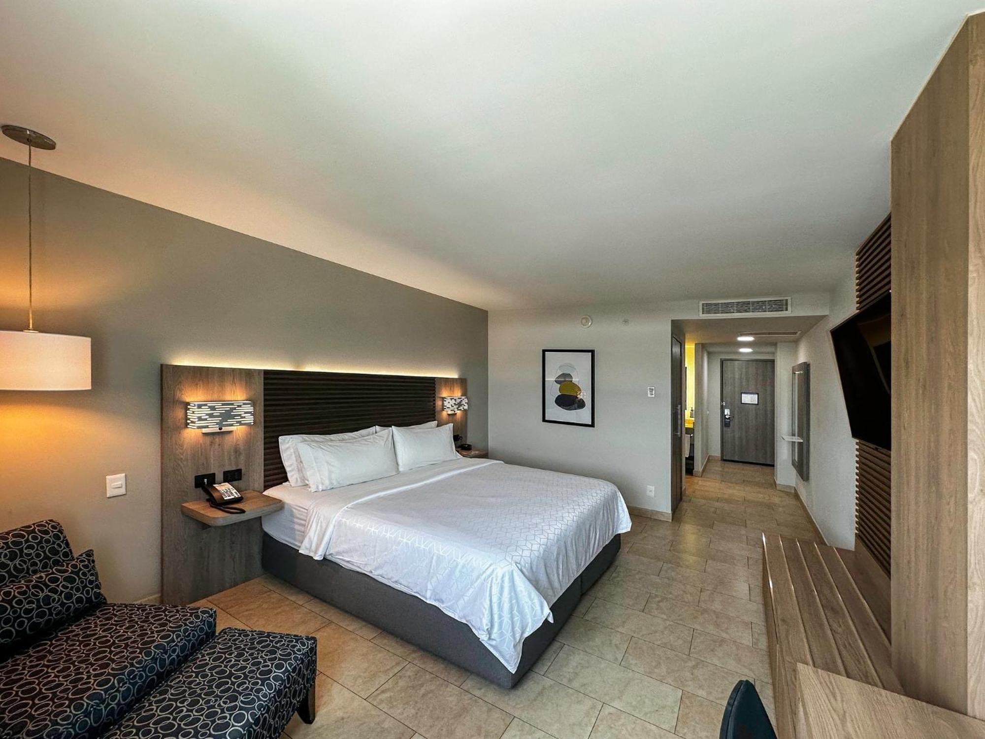 Hotel Express Mérida, An Ihg