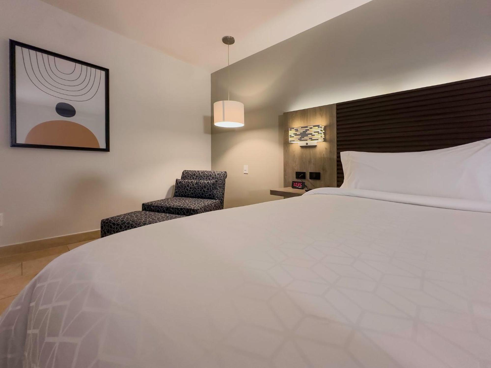 Hotel Express Mérida, An Ihg Mérida