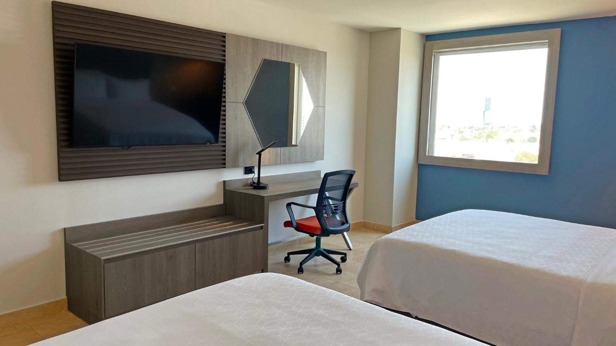Hotel Express Mérida, An Ihg Mérida