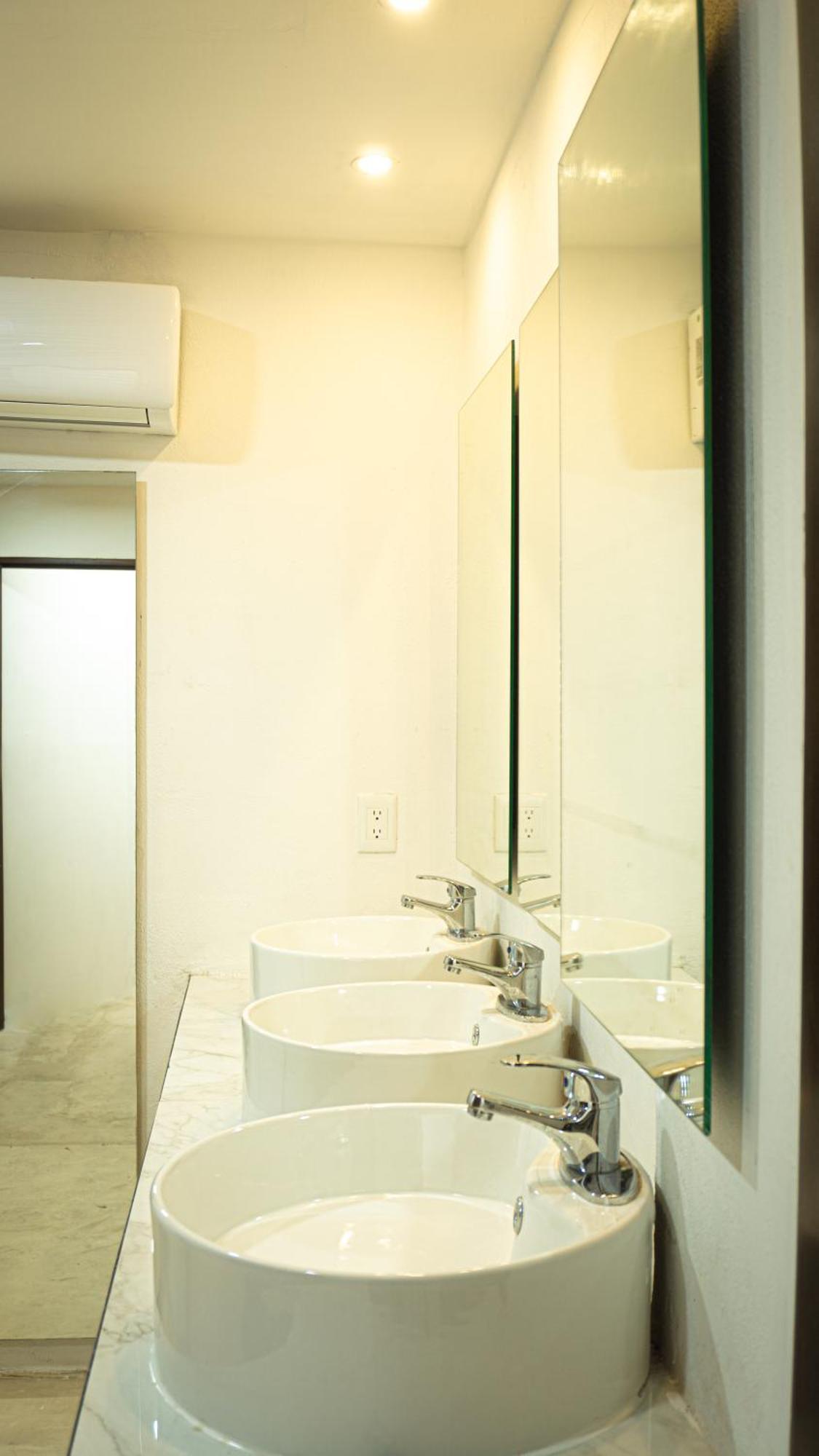 Capsule hotel Kapsul Express *