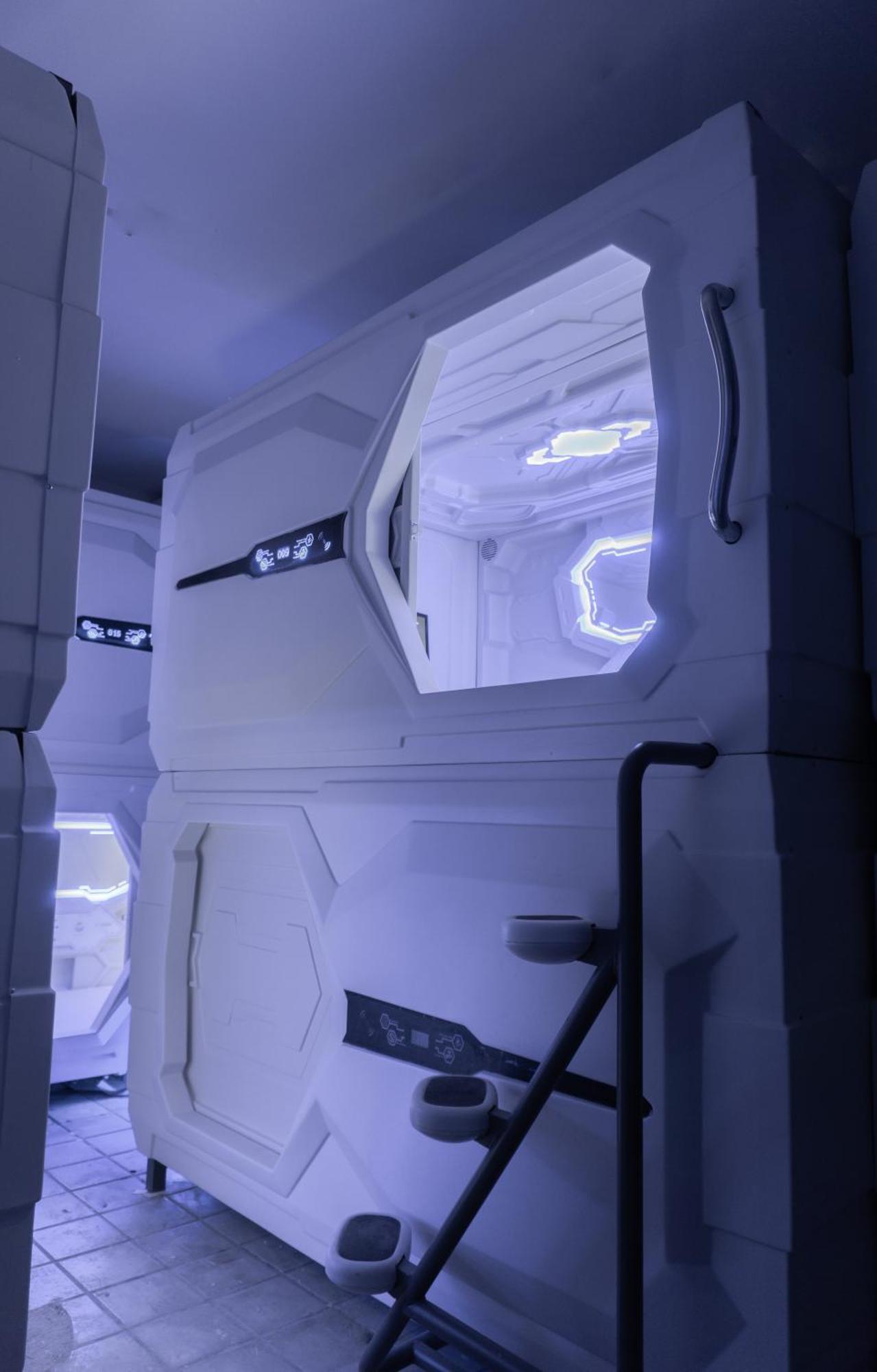 Capsule hotel Kapsul Express