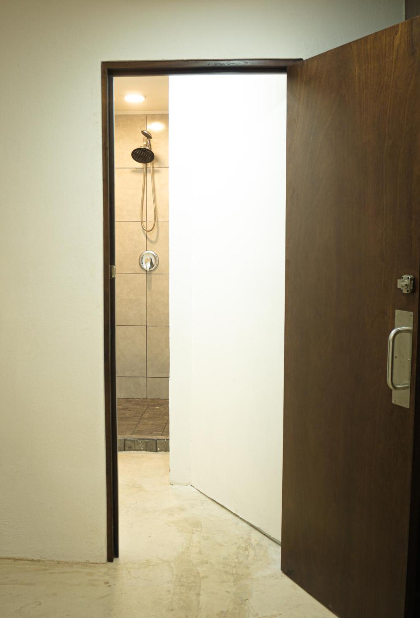 Capsule hotel Kapsul Express *