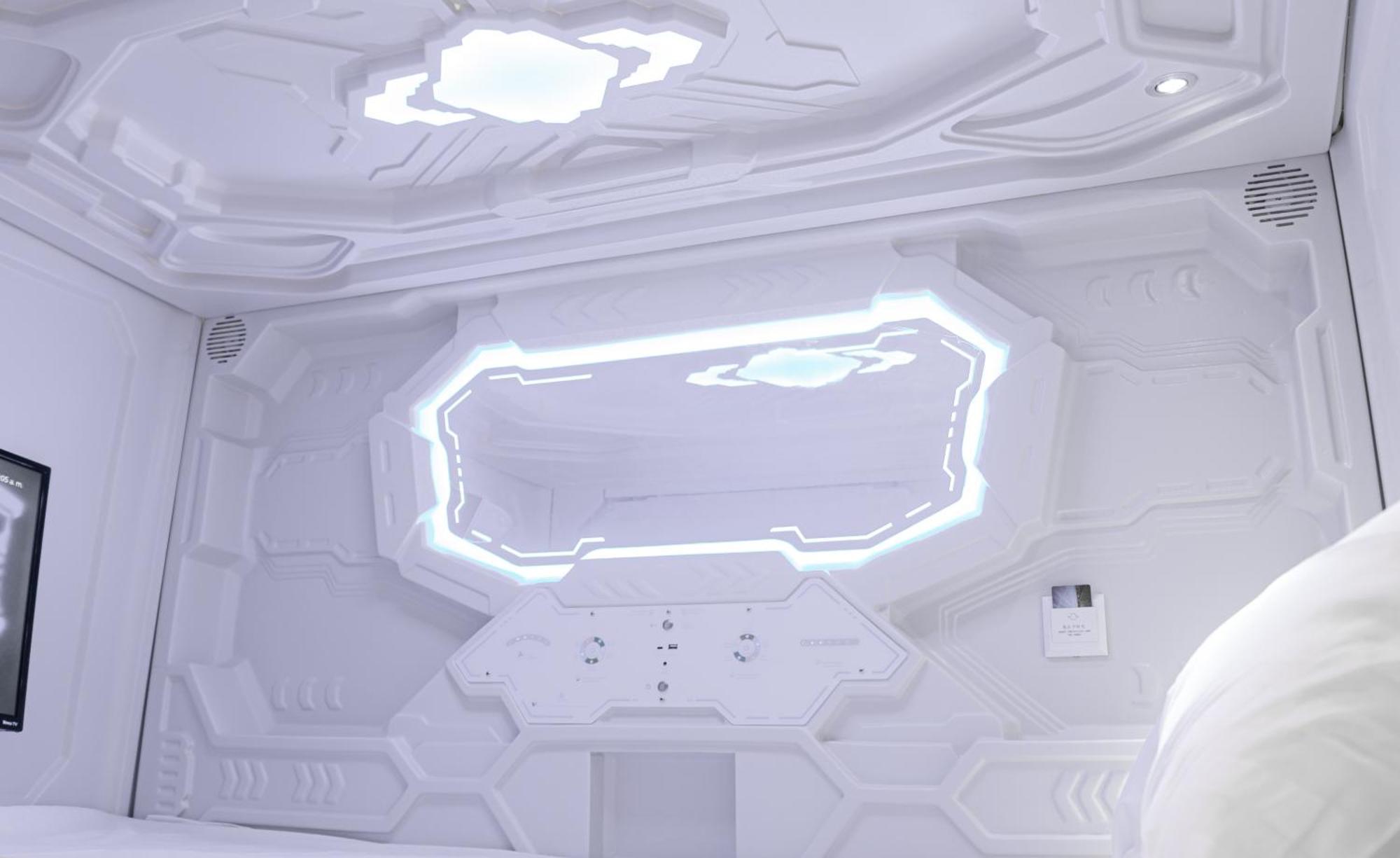 Capsule hotel Kapsul Express *