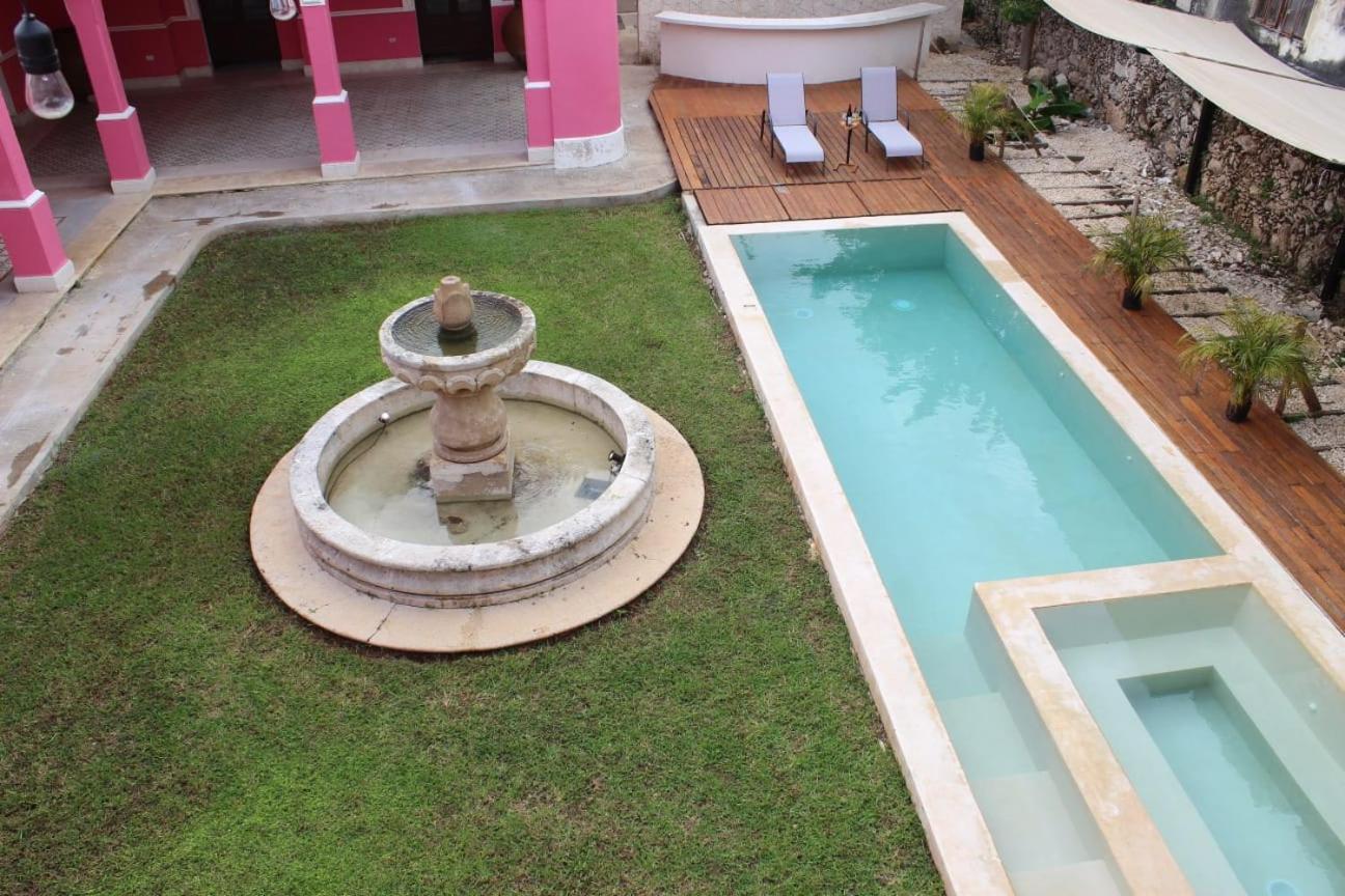 La Casa Rosa Hotel *