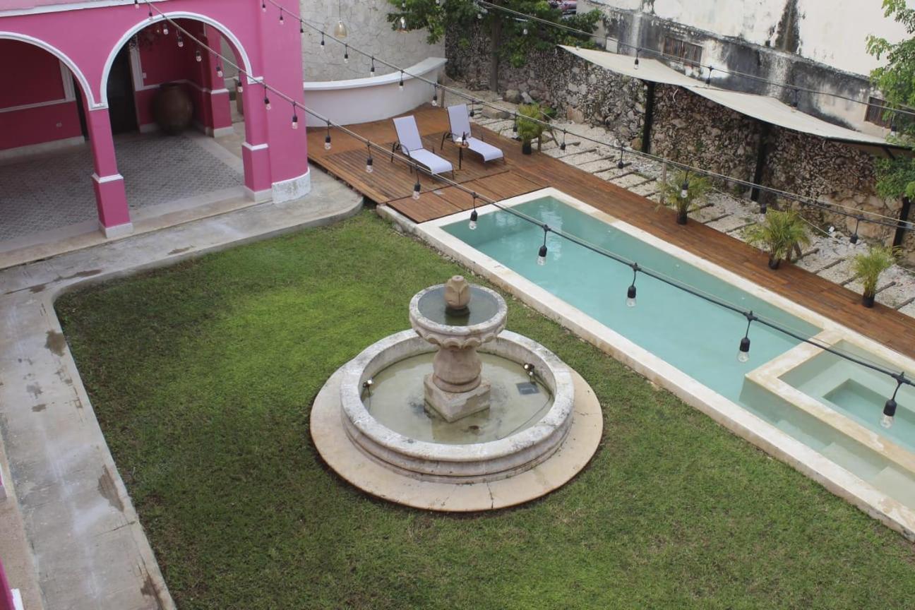 La Casa Rosa Hotel *