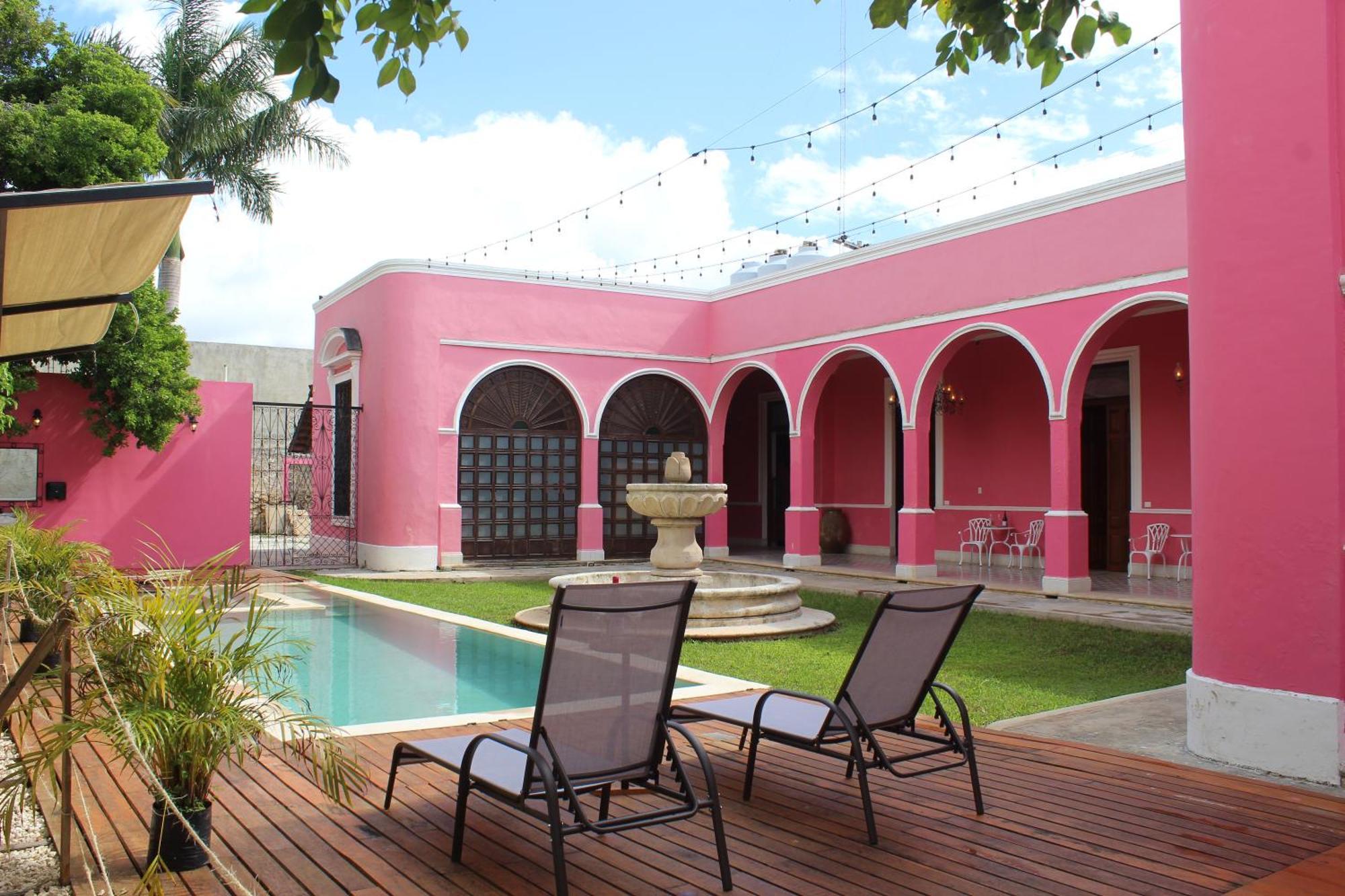 La Casa Rosa Hotel